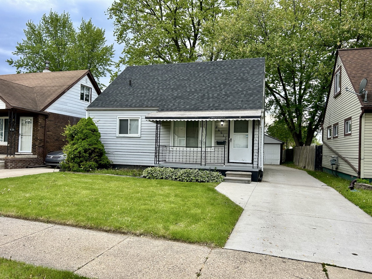 24513 Lauren Ave.